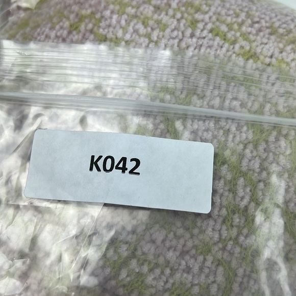 Anthropologie Saturday Sunday pink  cream chenille blanket poncho / cape - Picture 10 of 10